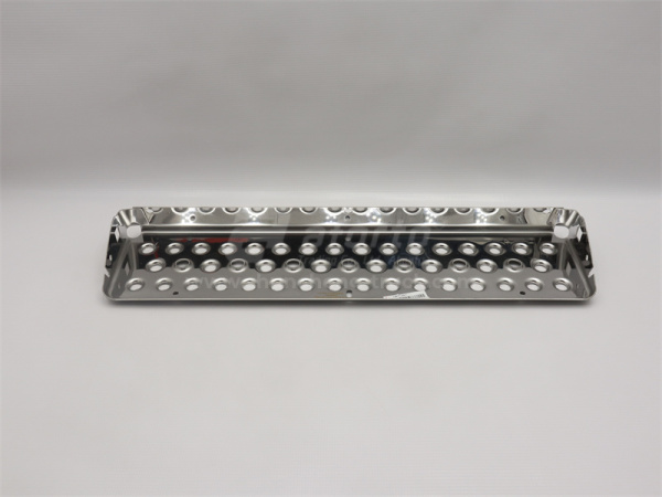 Ступенька бампера HOWO TX металлическая (оригинал)