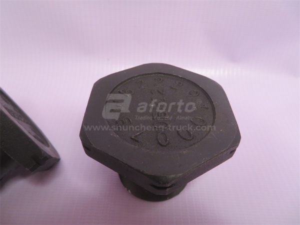 Болт 42*40*1.5 КПП HW18709 фланца выходного вала