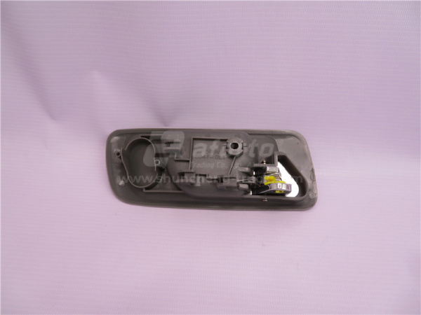 Ручка двери кабины внутренняя левый SHAANXI M3000/HAOYUN старая модель