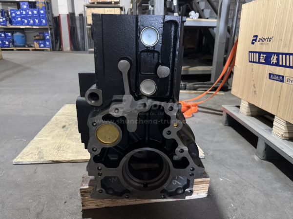 Блок двигателя WD618 Euro II (2 клапана на цилиндр) с четырьмя отверстиями LAIYANGZHONGYAO