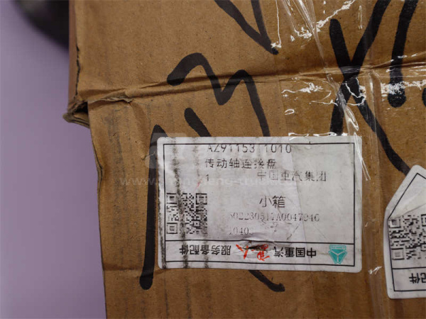 Фланец кардана HOWO D = 180 /крестовина 147*62 /Отверстий = 4 (оригинал)