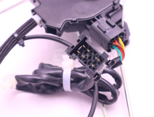 Замок двери кабины с тягой SHAANXI X3000 электрический правой (оригинал)