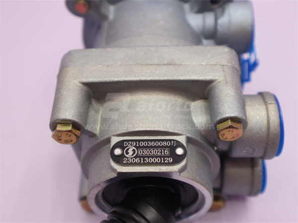 Цилиндр тормозной главный SHAANXI F3000/X3000 (4 отв) (оригинал)