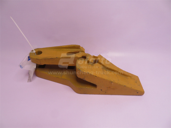 Зуб ковша боковой правый XCMG LW300F (оригинал)