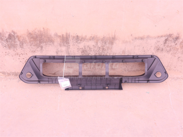 Решётка бампера SHAANXI X6000 в сборе нижняя (оригинал)