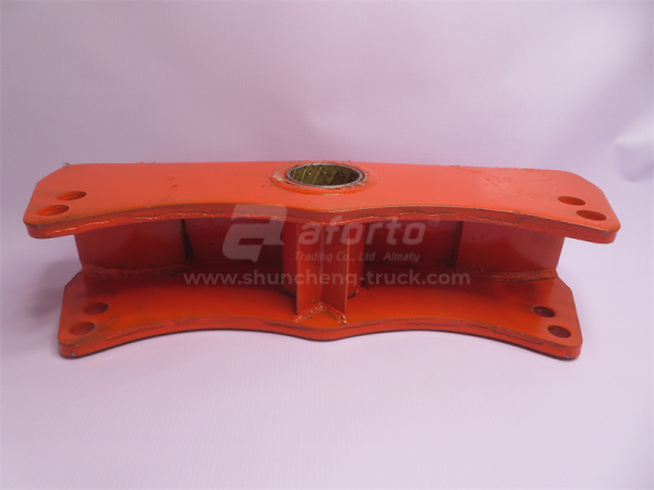 Качеля полуприцепа толщ 14 палец 60