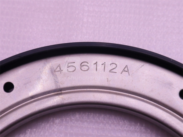 Сальник ступицы прицепа (мост FUWA16T/LIANGSHAN 25T) 136.5*200*20 QINYAN