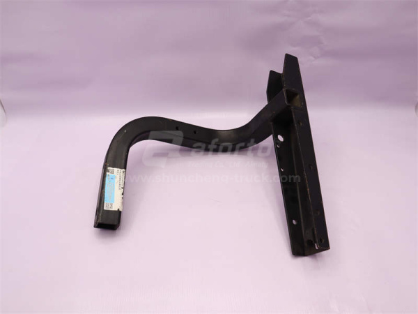 Кронштейн щиток подножки SHAANXI F2000 переднего левой (оригинал)