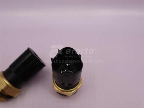 Датчик температуры охлаждающей жидкости WP10/WD618 82-90° (оригинал)