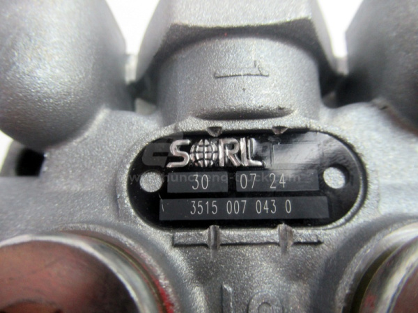 Клапан 4-х контурный защитный VOLVO (AE4428)