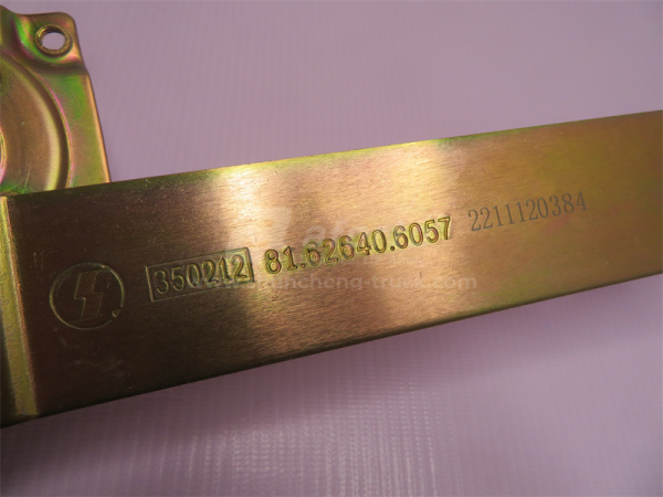 Стеклоподъемник SHAANXI F2000 ручной левый (оригинал)