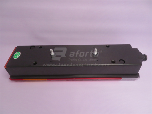 Фонарь задний SHAANXI F3000/X3000/X5000/L3000 новая модель правая BOCO