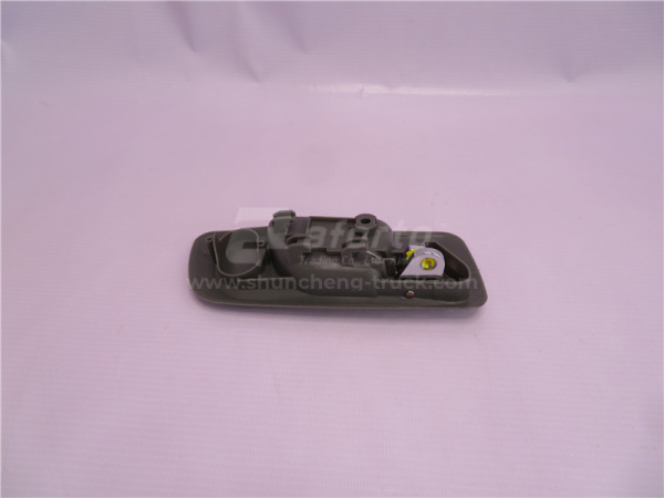 Ручка двери кабины внутренняя левый SHAANXI M3000/HAOYUN старая модель