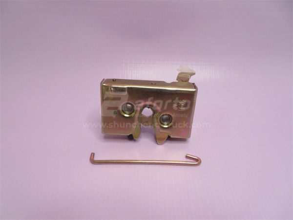 Замок двери кабины с тягой DONGFENG 153 левый