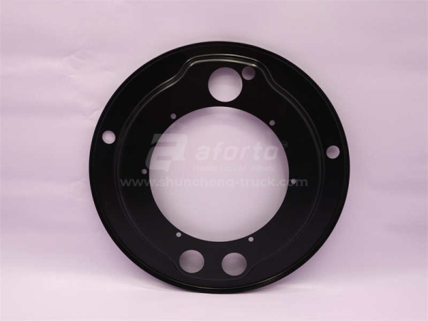 Кожух пылезащитный ступицы передней HOWO (оригинал)