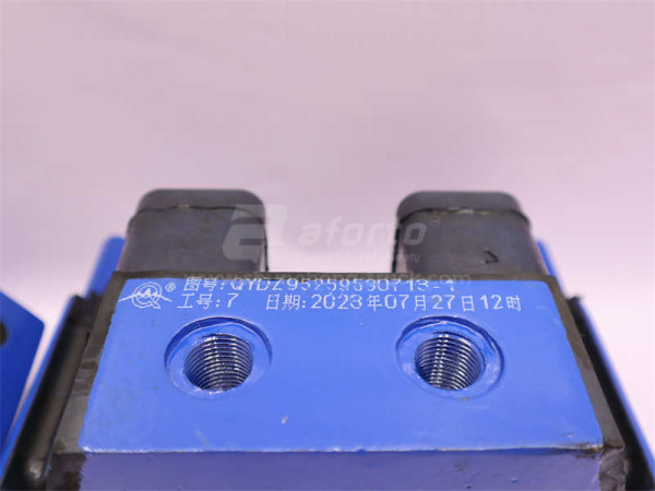 Подушка двигателья SHAANXI X3000 задний (без кронштейна) QINYAN