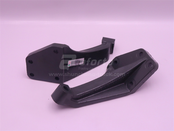 Кронштейн подушки двигателя HOWO TX передней левая (оригинал)