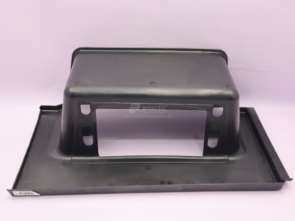 Щиток подножки HOWO 2010 черная левый (оригинал)