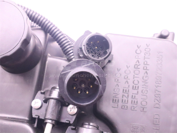 Фара SHAANXI X3000 тягач LED левая XY