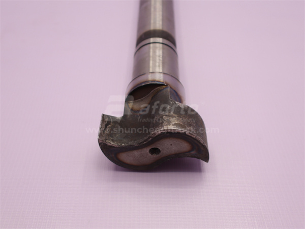 Вал тормозной HOWO 70T AC26 задний Z = 28 665мм среднего моста (правый) (оригинал)