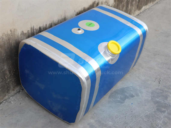 Бак топливный OUMAN 380L 108*65*56 S = 2.0 квадратный крупнокалиберный