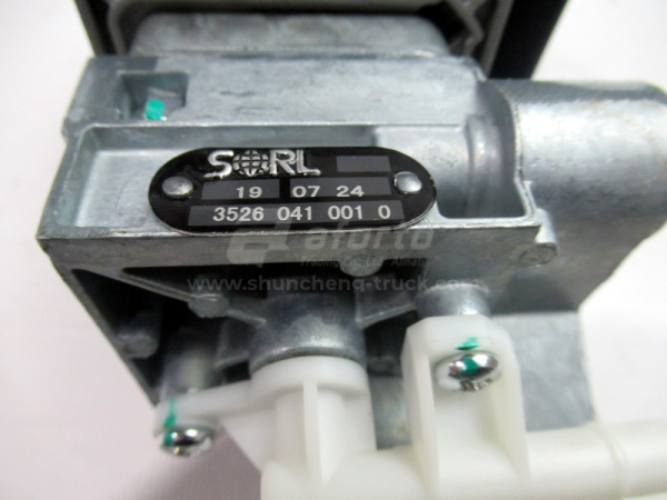 Клапан воздушный стояночного тормоза SCANIA 9617231220