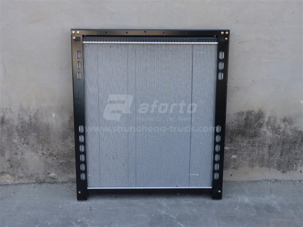 Радиатор охлаждения HOWO 70T новая модель