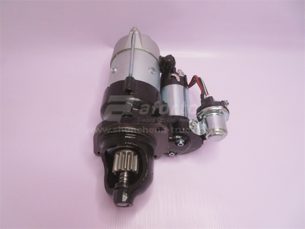 Стартер 12 зубьев новый автозапчасти на спец. технику 18128