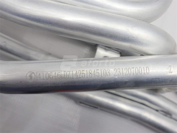 Труба крана печки SHAANXI X3000 алюминневый в сборе