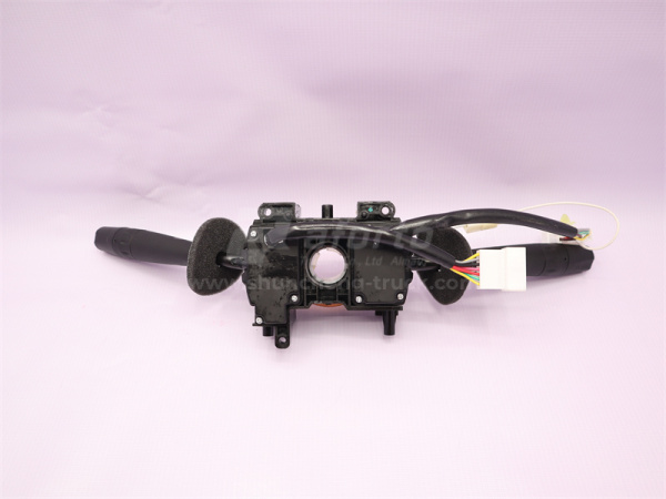 Переключатель света и поворотов подрулевой SHAANXI M3000/L3000 с проводком (оригинал)