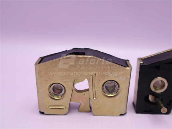 Замок двери SHAANXI F2000 защелка левый (оригинал)