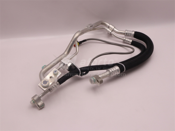 Трубка радиатора кондиционера HOWO TX (оригинал)