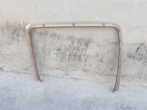 Накладка рамки стекла двери SITRAK C7H правая (оригинал)