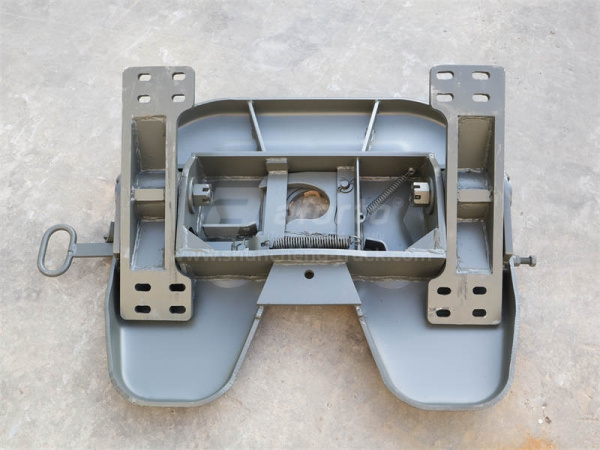 Седло прицепа AZ90 Толстый металл толщина 10mm 4 отверстия 180mm