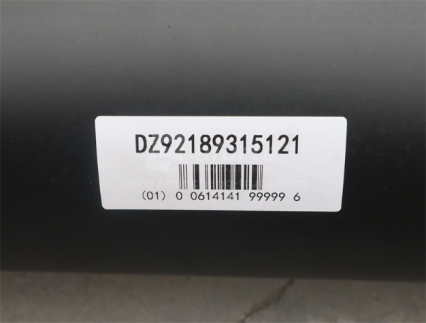 Кардан SHAANXI F3000 8*4 приводной 1210мм фланец-180 крестовина-68 отв.-4 с подвесным