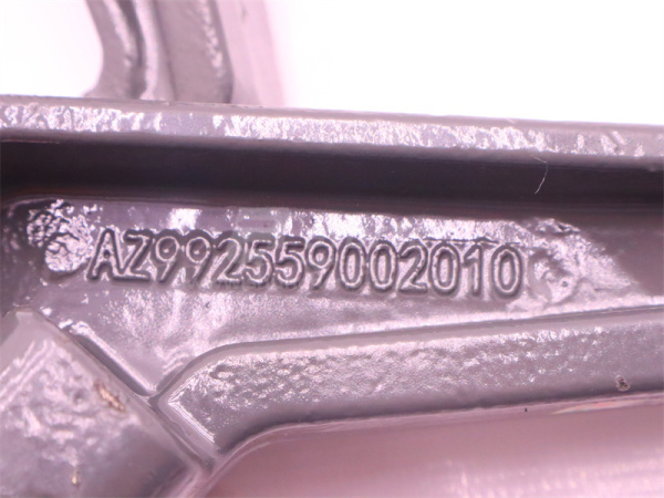 Кронштейн подушки двигателя HOWO TX передней правая (оригинал)