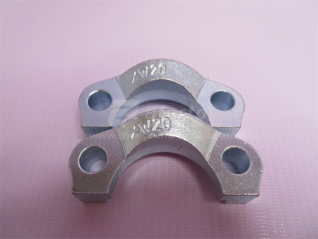 Скоба на шланг гидравлический XCMG ZL50G (2шт) (оригинал)