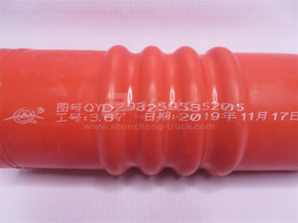 Патрубок радиатора SHAANXI нижний 60*60*200 QINYAN