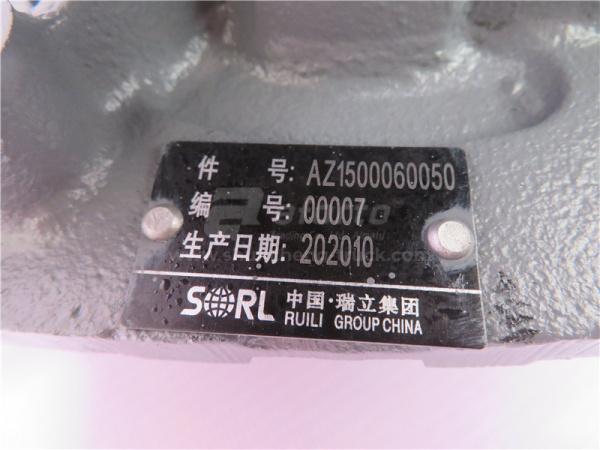 Помпа 0050 HOWO под клиновой ремень большая SORL