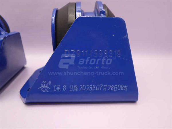 Подушка двигателя SHAANXI F3000 WP10 4*2/6*4 (самосвал) задняя правая QINYAN