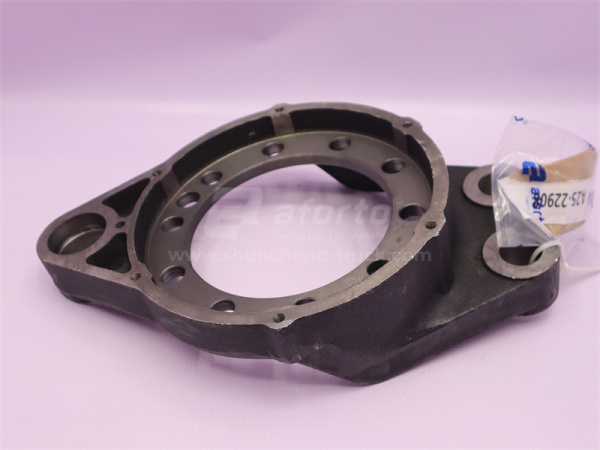 Кронштейн тормозных колодок HOWO 2010/AC16 задних мостов левый (D внутр.=155) (оригинал)