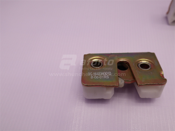 Замок двери HOWO защелка левый