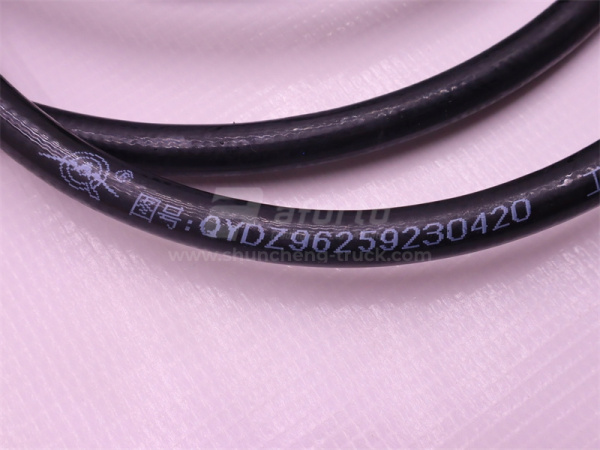 Шланг сцепления SHAANXI F3000/M3000/X3000 4,2 м. быстросъёмный - под штуцер QINYAN