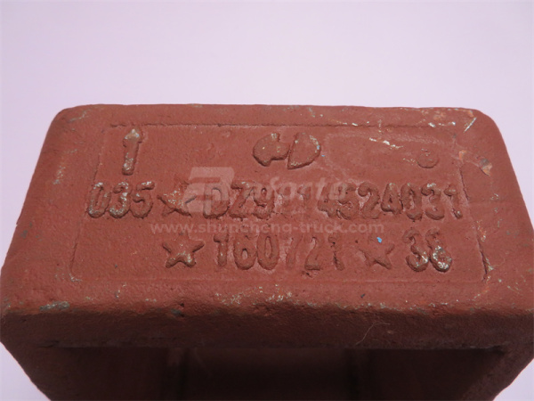 Кронштейн рессоры SHAANXI F2000 задней левый 15.2*17