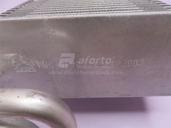 Радиатор кондиционера HOWO/STRW