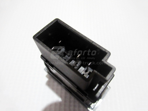 Переключатель щитковый SHAANXI X5000 задний светильники (оригинал)