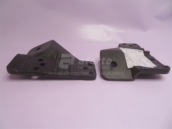 Кронштейн двигателя SHAANXI F2000 левый (оригинал)