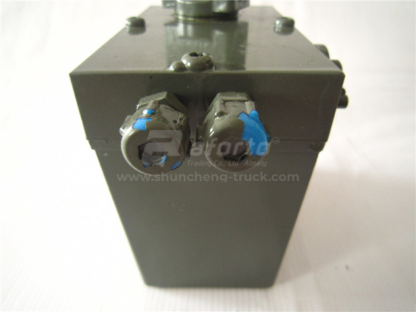 Гидронасос подъёма кабины ручной HOWO (оригинал)