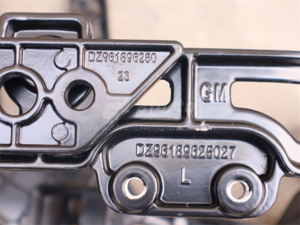 Кронштейн крепления передней фары H3000S/M3000S левый(алюминевый)