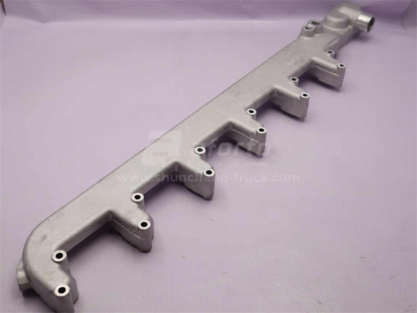 Труба подачи антифриза из ГБЦ WD618 (оригинал)